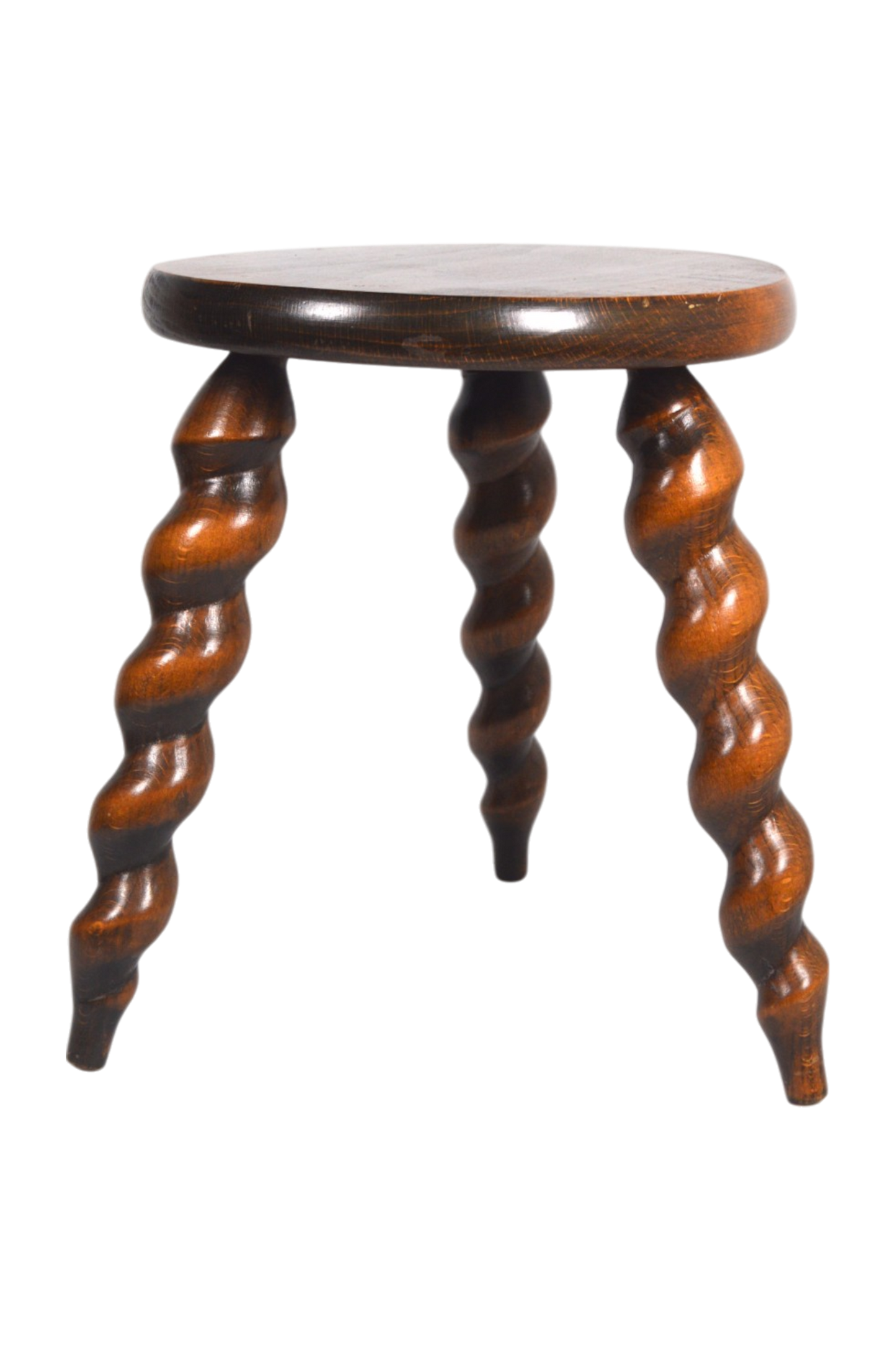 tabouret-tripode-en-bois-tourné
