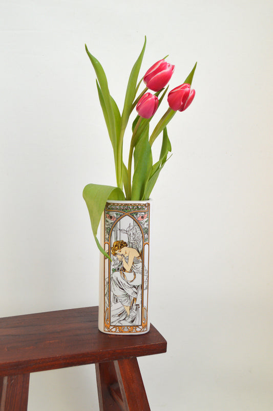 vase-alfons-mucha