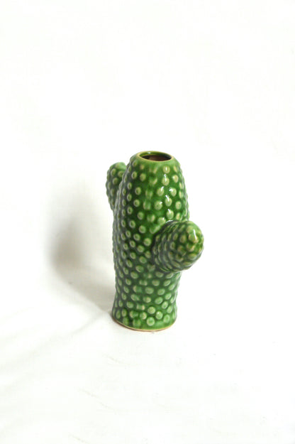 vase en forme de cactus vert