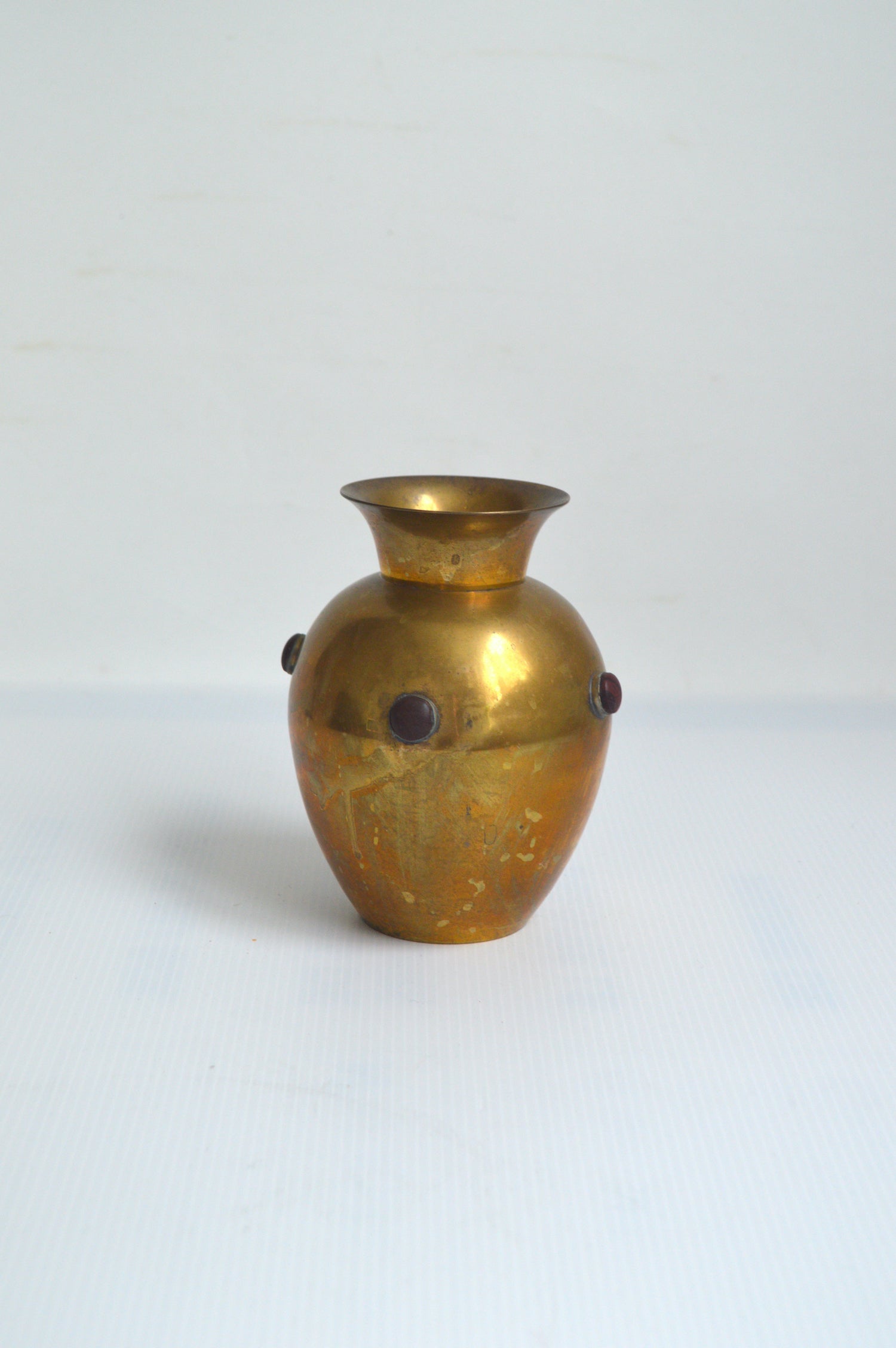 vase-doré-vintage