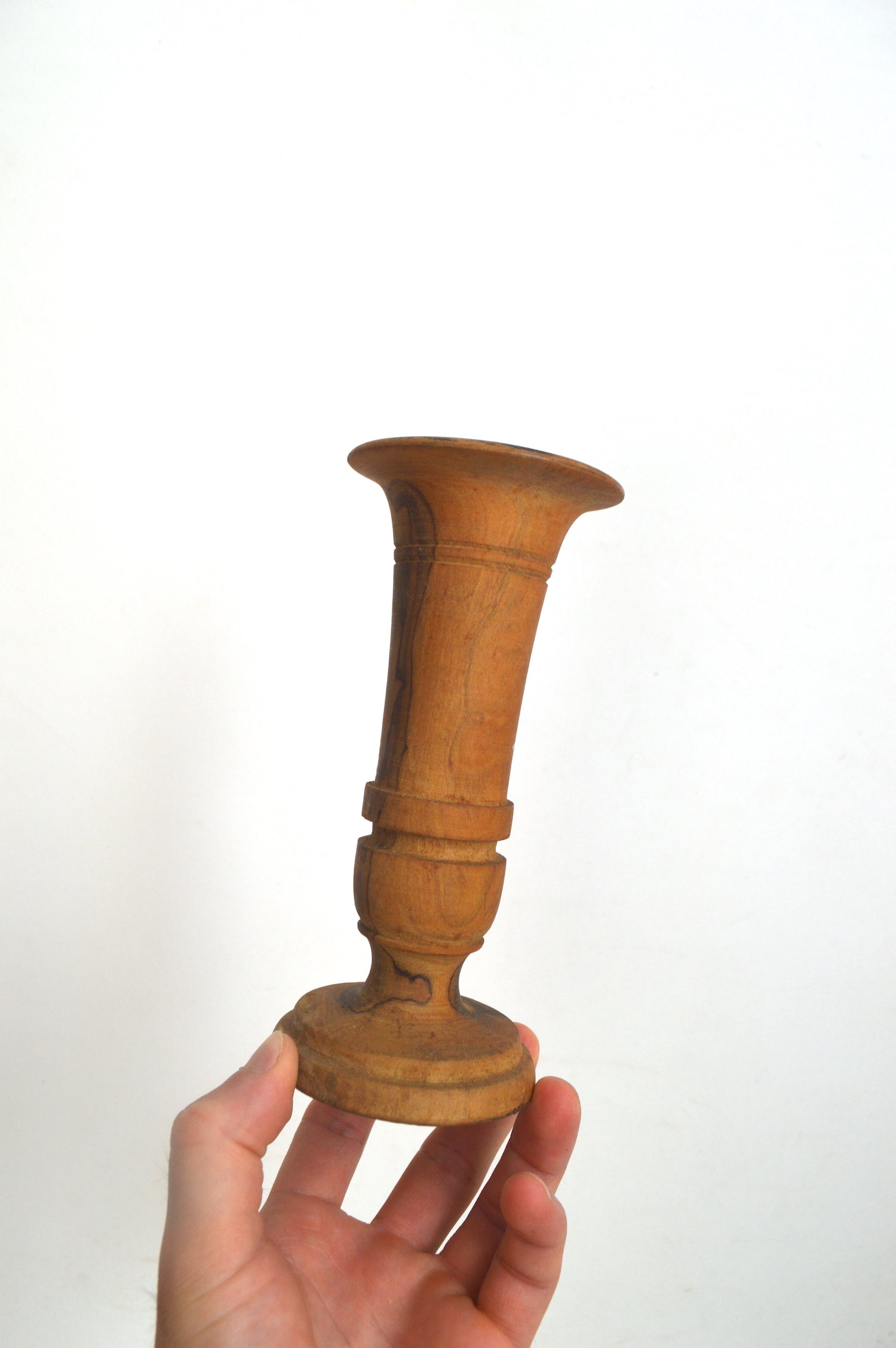 vase-en-bois-tourné