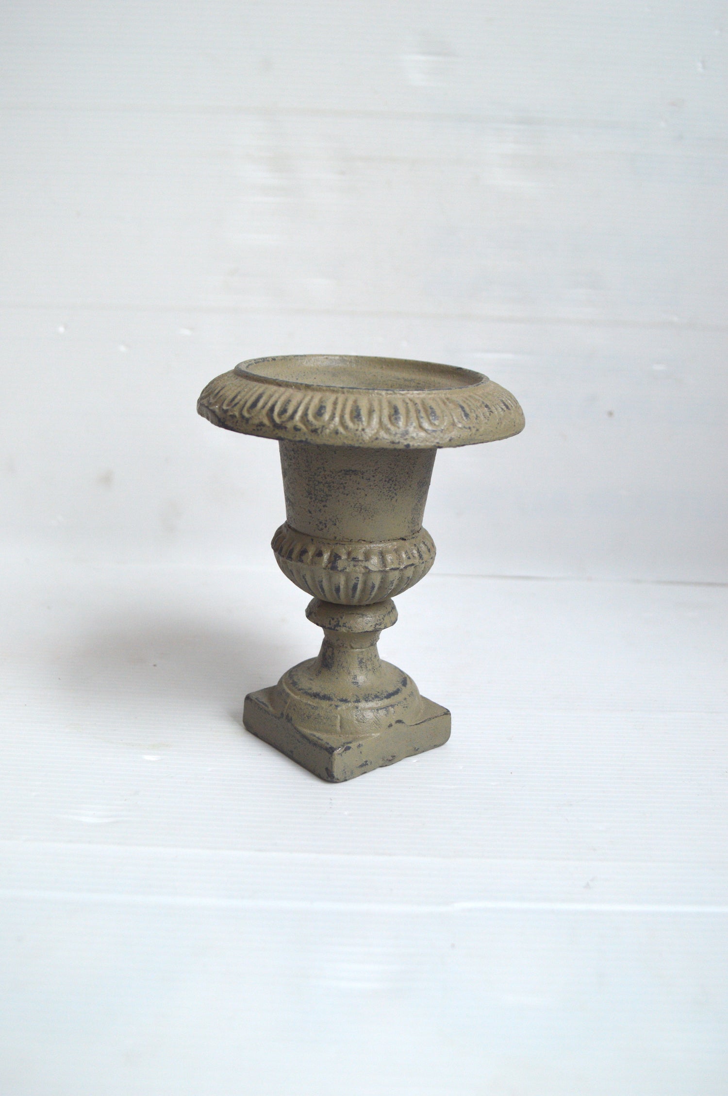 vase-médicis-en-fonte