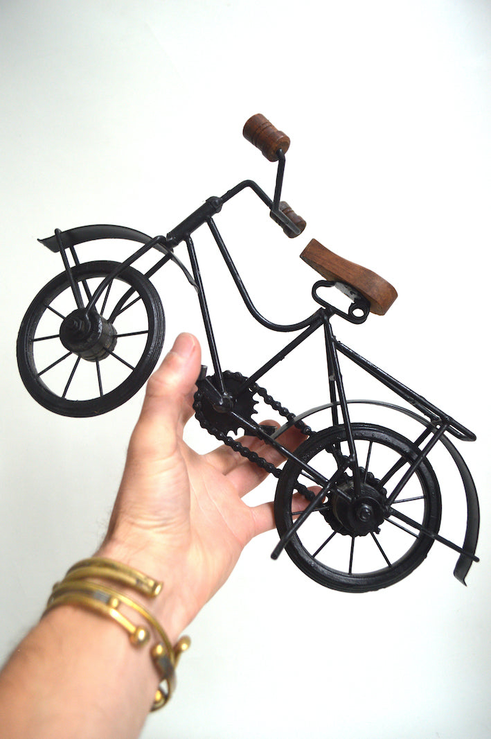vélo en bois et métal