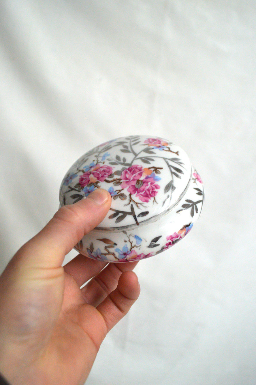 Boîte en porcelaine