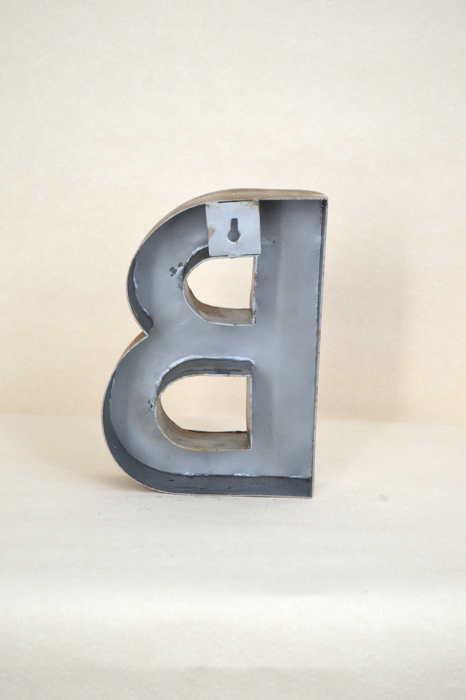 Lettre B