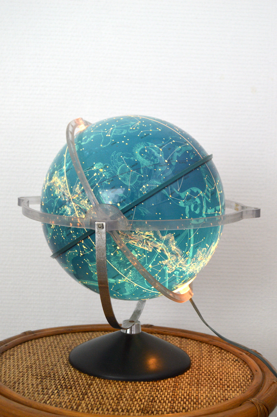 Globe céleste Alpha lumineux