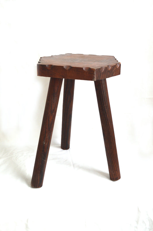 Tabouret tripode hexagonal