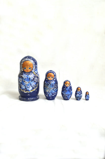 Suite de 5 poupées russes